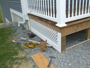 building porch lattice skirt