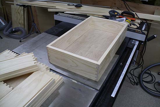 Cabinet Drawer Boxes with Dovetail Joints