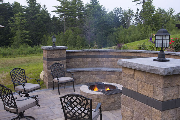 Fire Pit, Patio and Curved Sitting / Retaining Wall