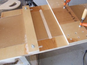 Plywood router jig for cutting dados